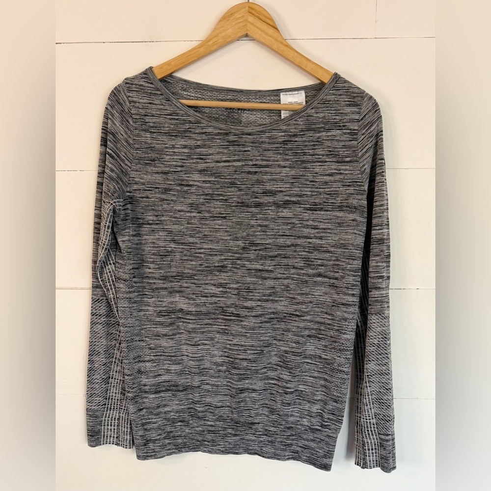Nike Women's Black and Gray Long Sleeve Dri-Fit Top Size M